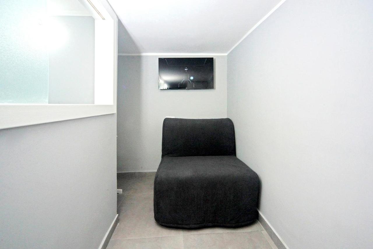 La Casa Di Helena Apartment Наполи Екстериор снимка